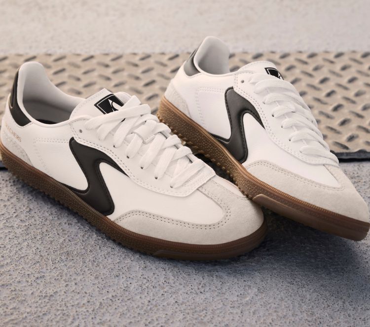 Casual sneakers